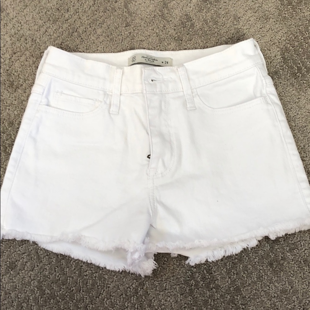 Abercrombie & Fitch White Jean shorts size 00!